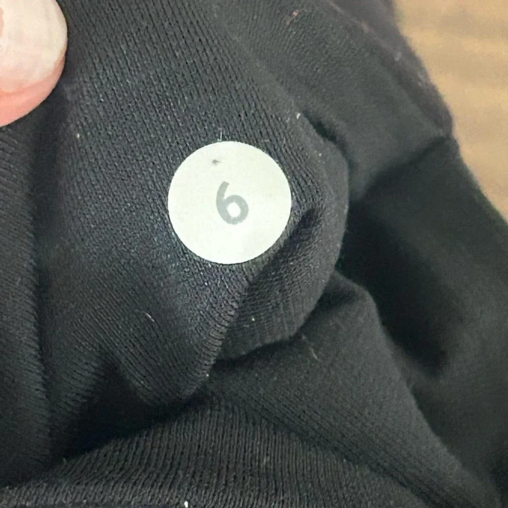 Lululemon black leggings size 6  31